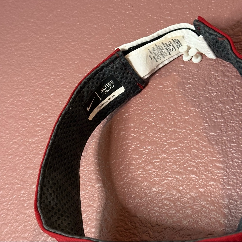 Nike Dri-Fit Red Arkansas Razorbacks Visor - Picture 2 of 3